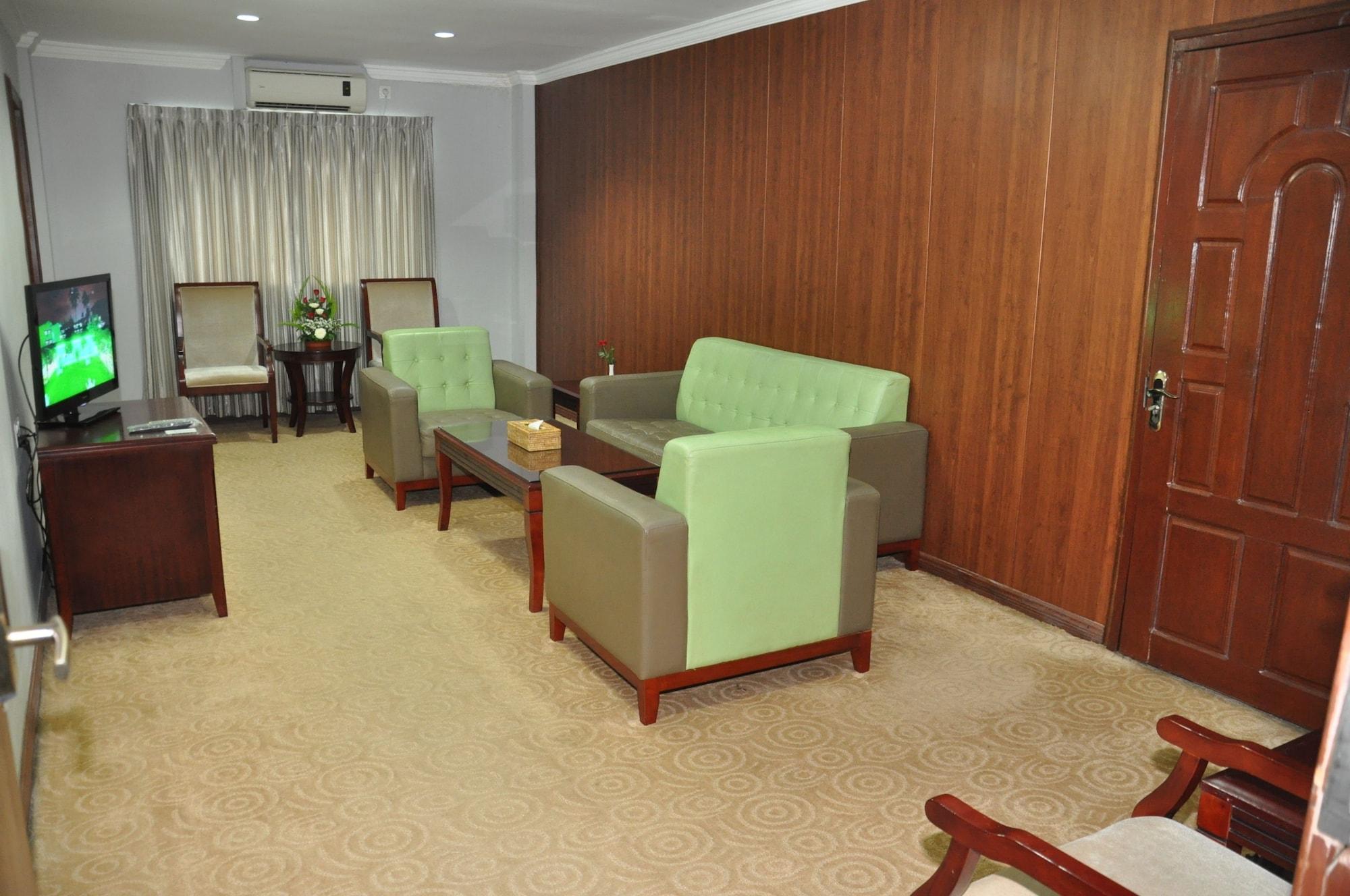 Green Leaf Hotel Yangon Exterior photo