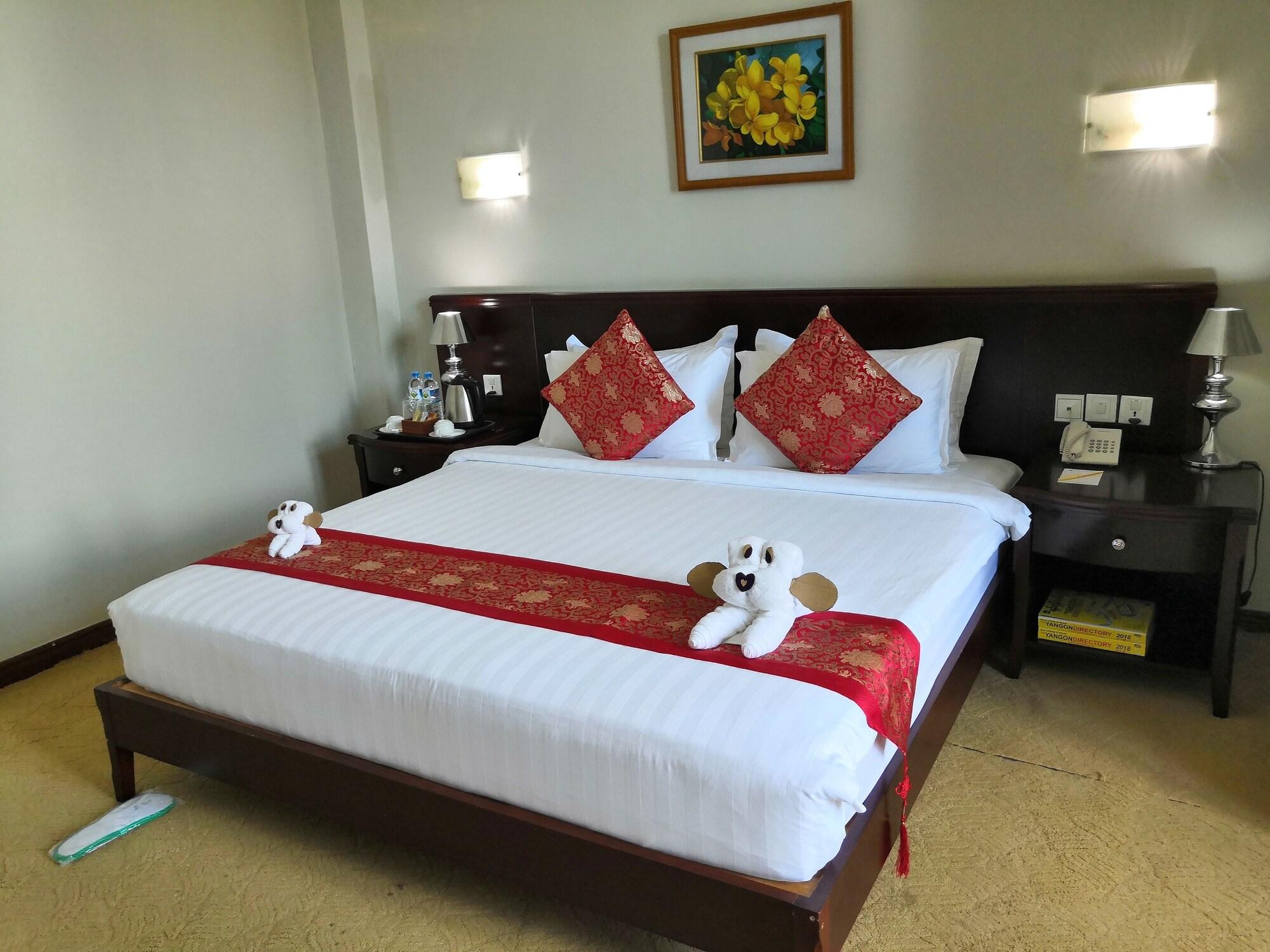 Green Leaf Hotel Yangon Exterior photo
