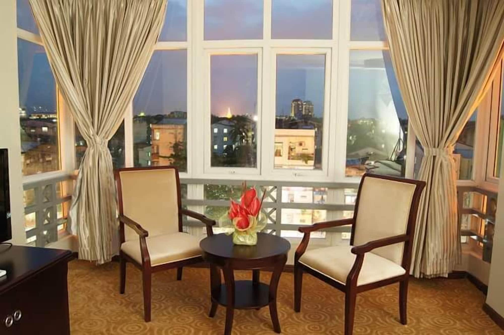Green Leaf Hotel Yangon Exterior photo