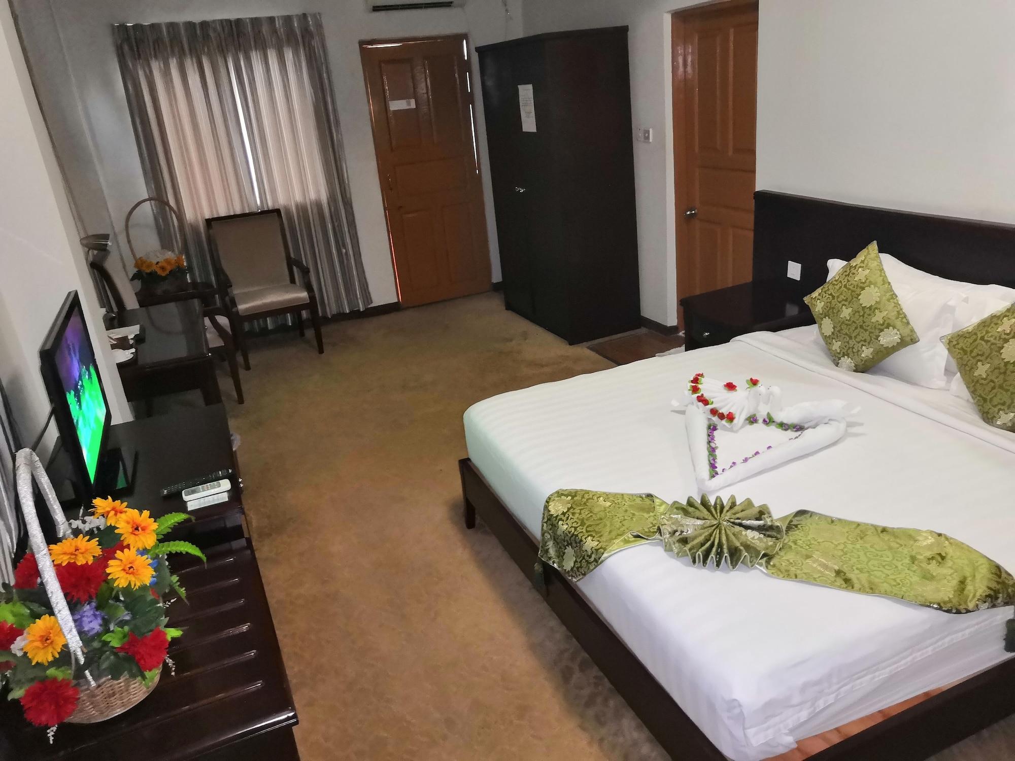 Green Leaf Hotel Yangon Exterior photo
