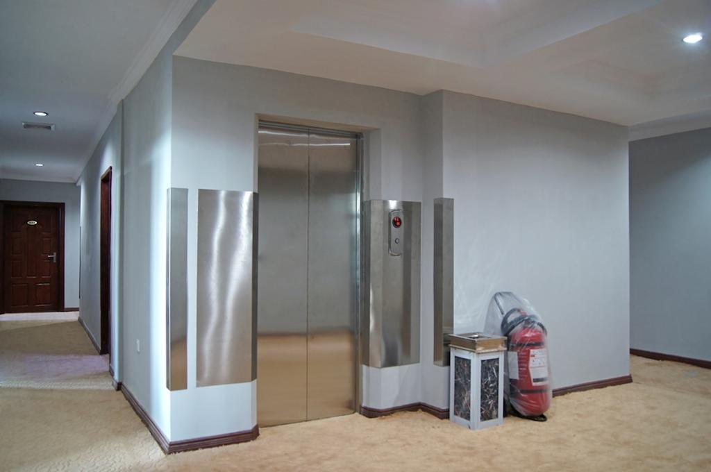 Green Leaf Hotel Yangon Exterior photo