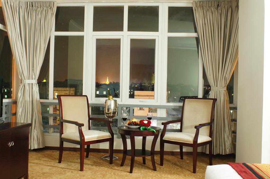 Green Leaf Hotel Yangon Exterior photo