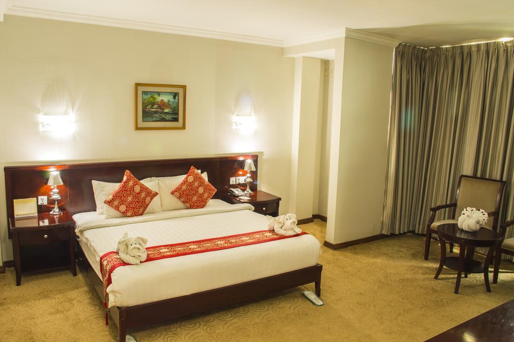 Green Leaf Hotel Yangon Exterior photo