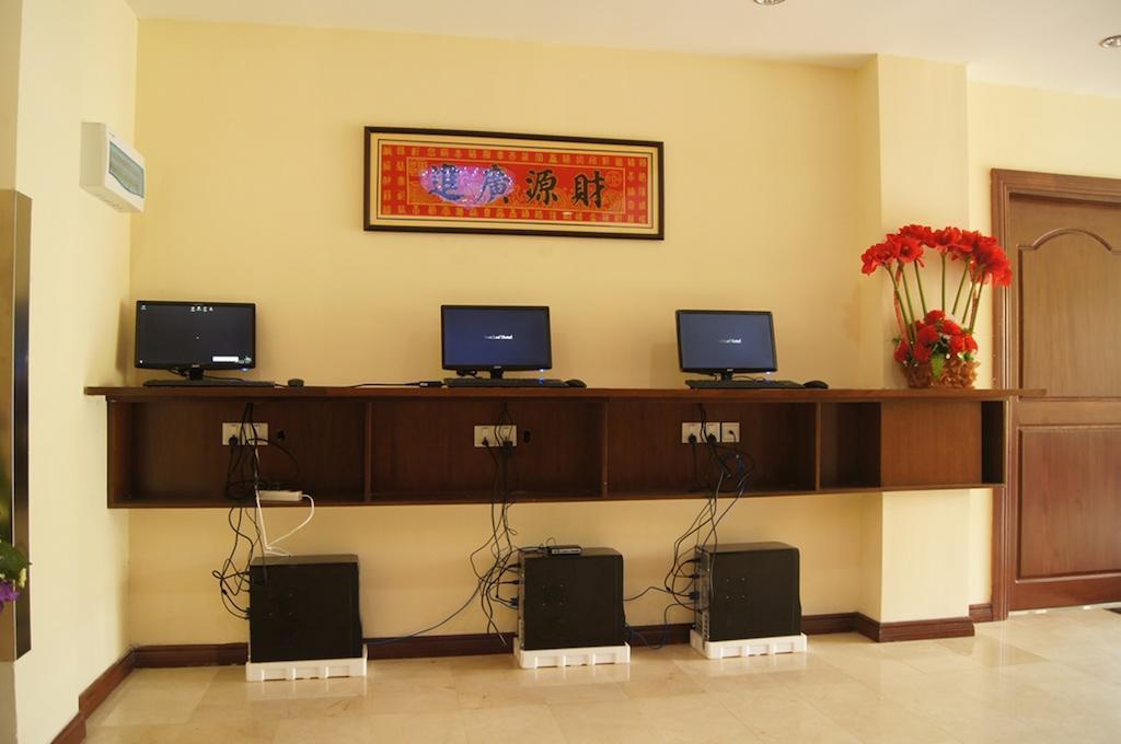 Green Leaf Hotel Yangon Exterior photo