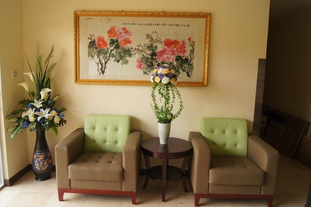 Green Leaf Hotel Yangon Exterior photo
