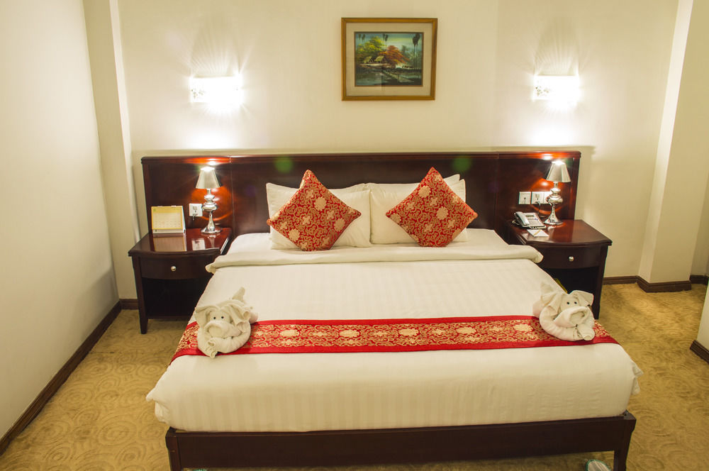 Green Leaf Hotel Yangon Exterior photo
