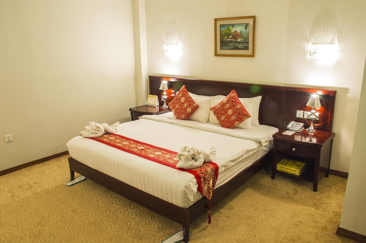 Green Leaf Hotel Yangon Exterior photo