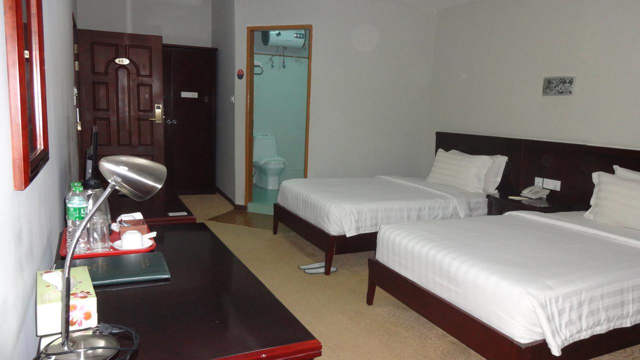 Green Leaf Hotel Yangon Exterior photo