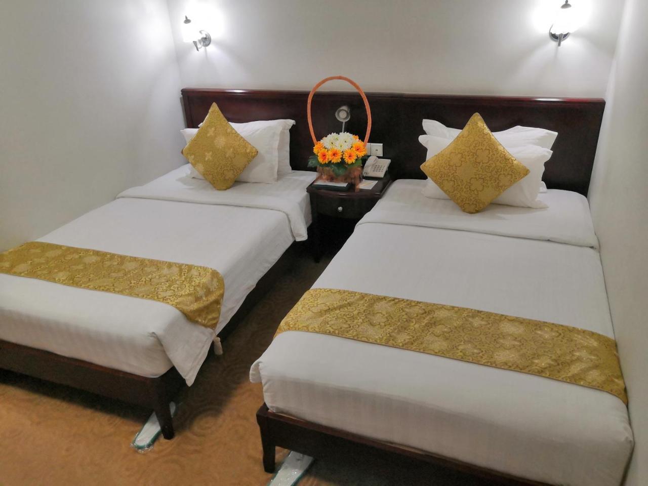 Green Leaf Hotel Yangon Exterior photo