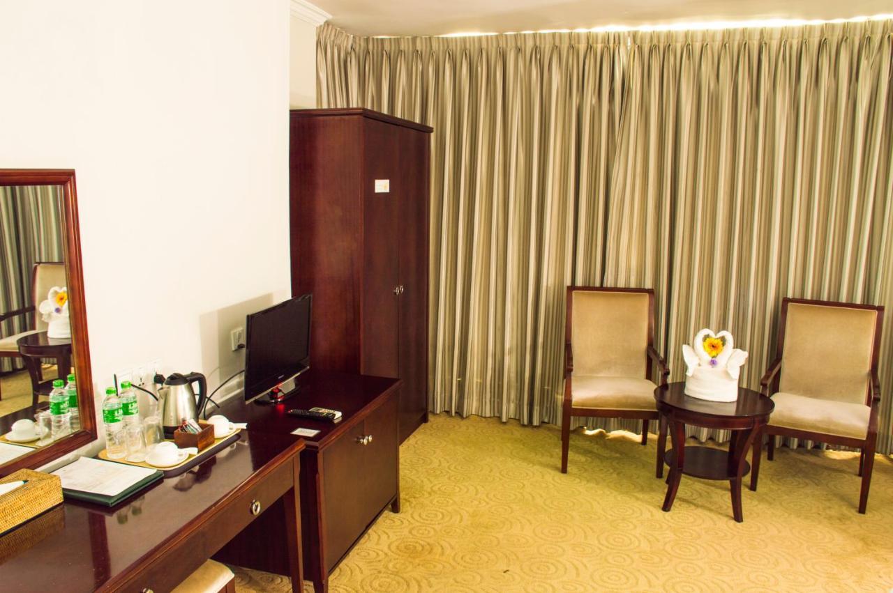 Green Leaf Hotel Yangon Exterior photo