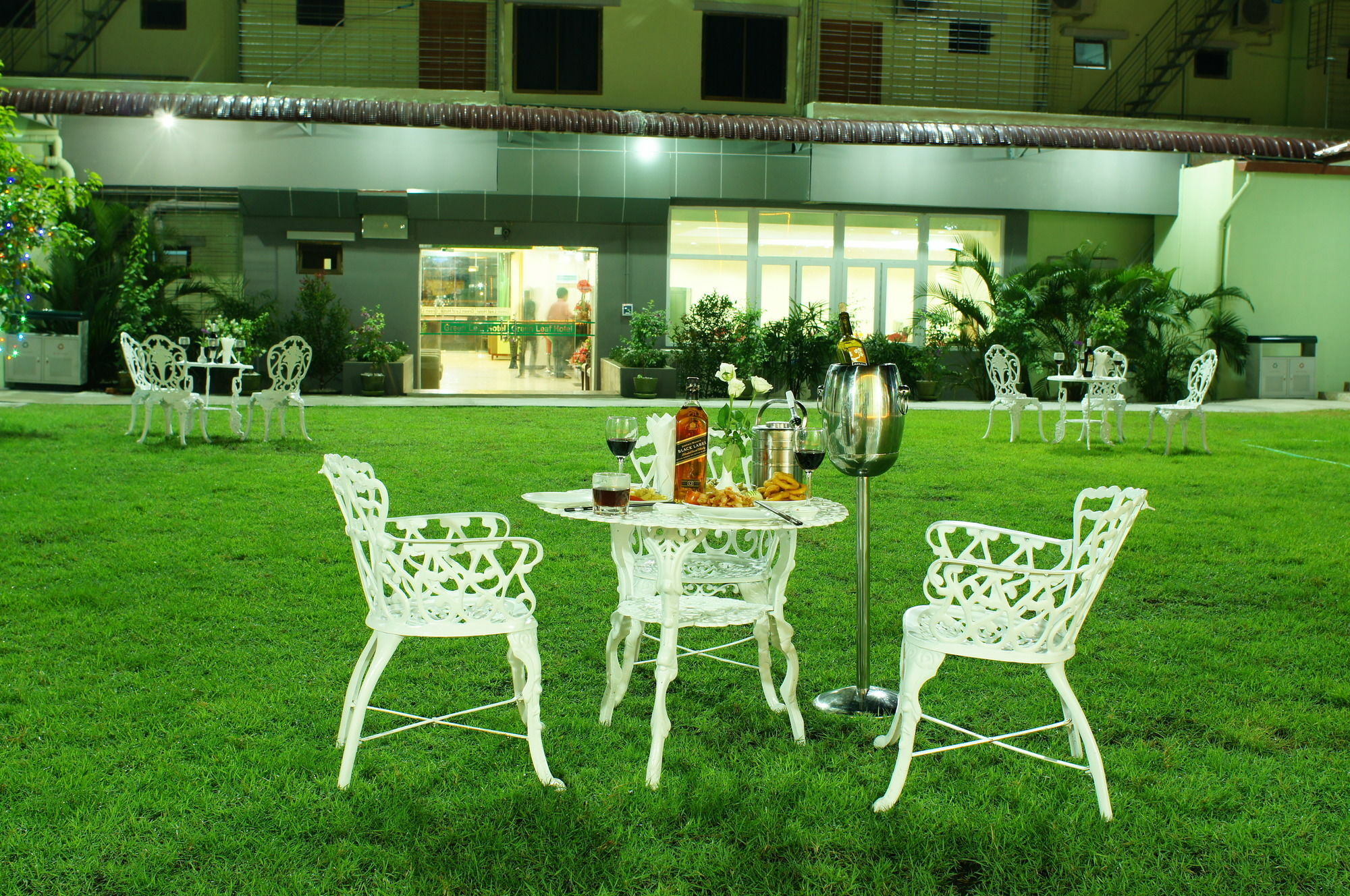 Green Leaf Hotel Yangon Exterior photo