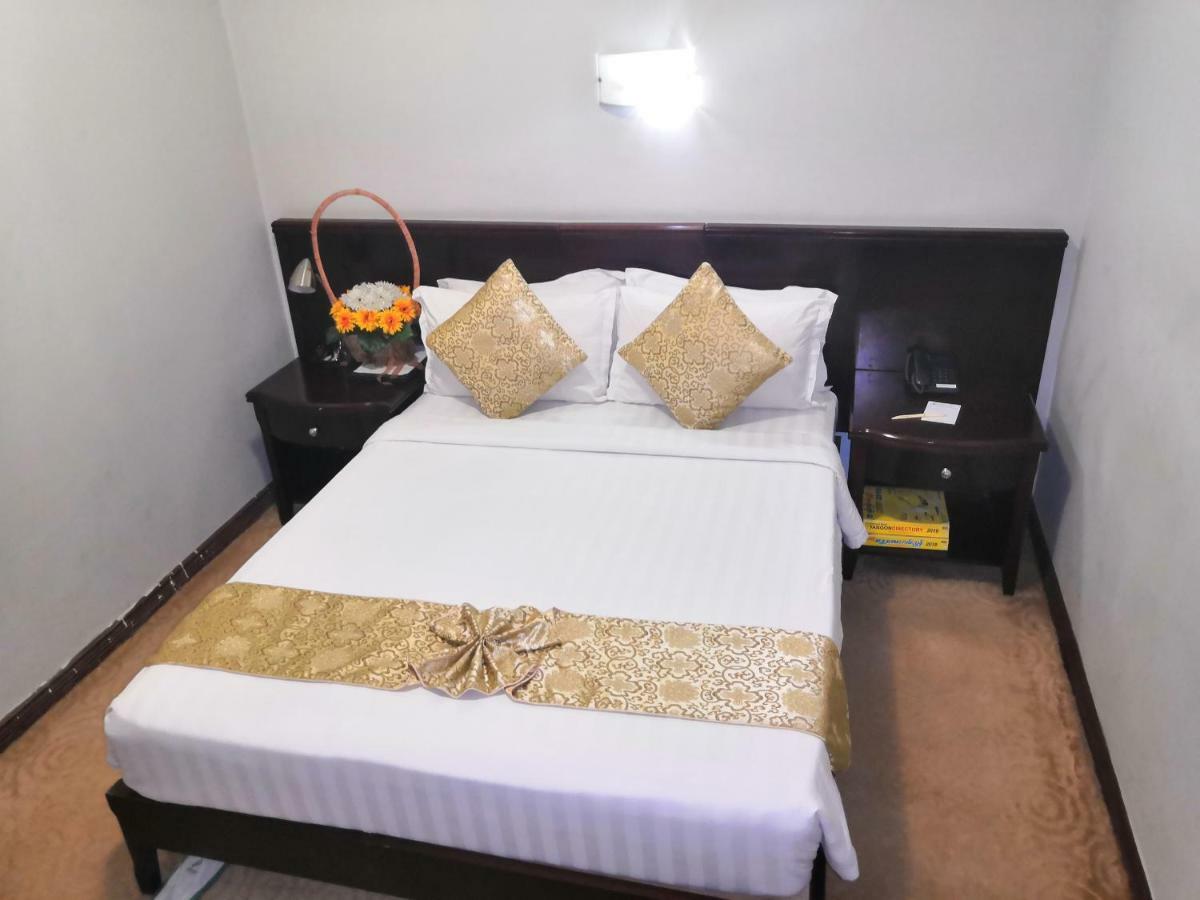 Green Leaf Hotel Yangon Exterior photo