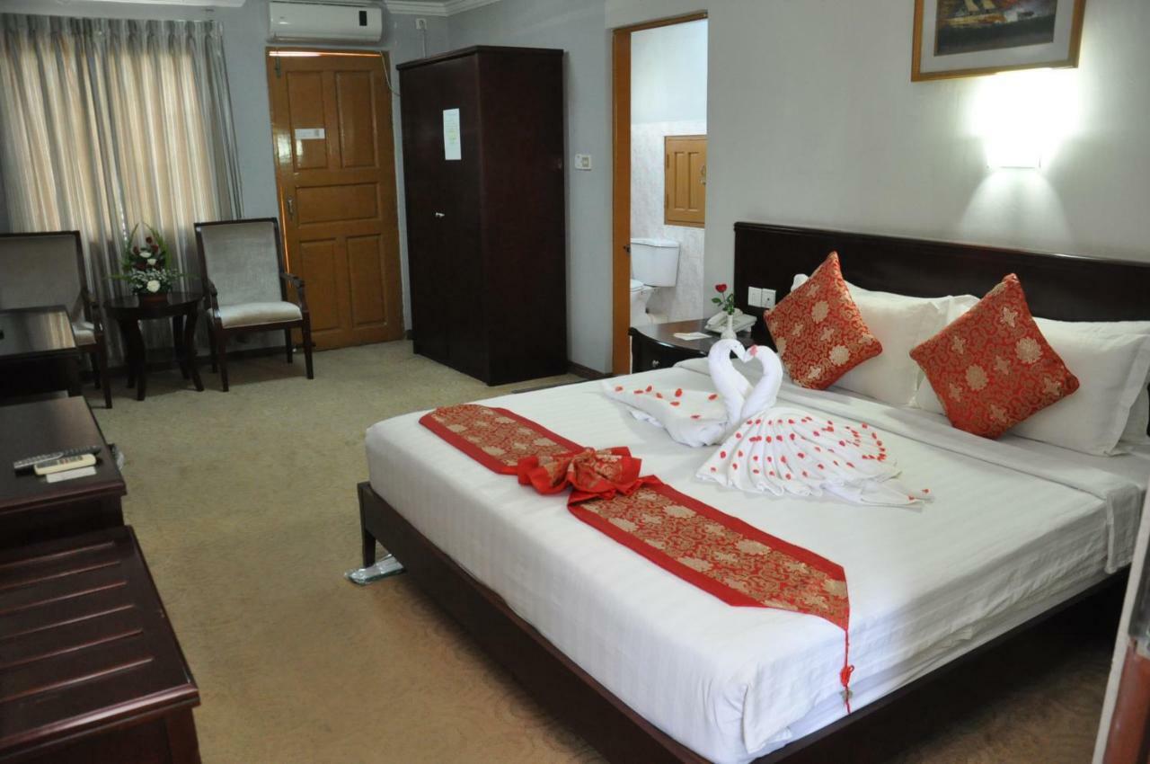 Green Leaf Hotel Yangon Exterior photo