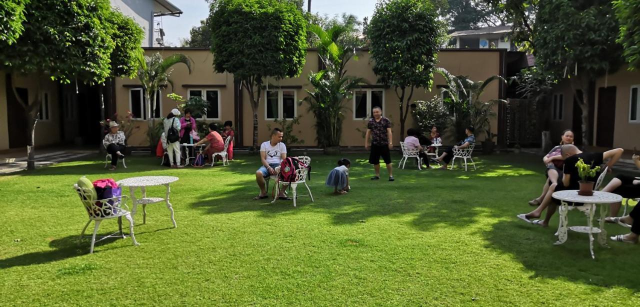 Green Leaf Hotel Yangon Exterior photo